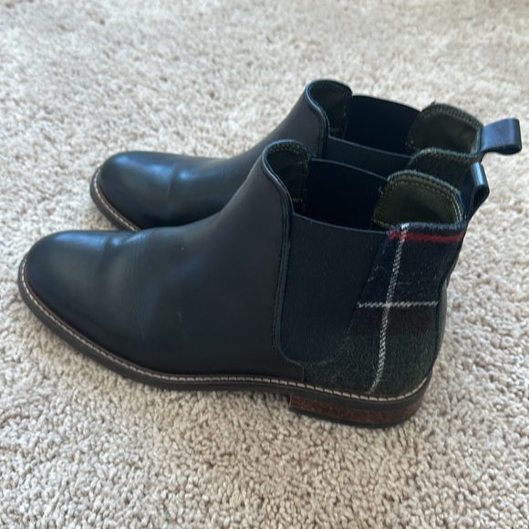 Barbour Shoes - Barbour Sloane Chelsea Boot (Women) Black/Classic 7M (EU5)